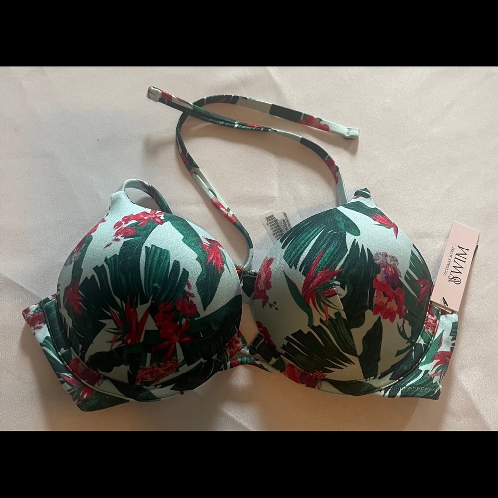 New Victoria’s Secret BOMBSHELL Swim Bikini Swimwear Top Floral size 34C NWT